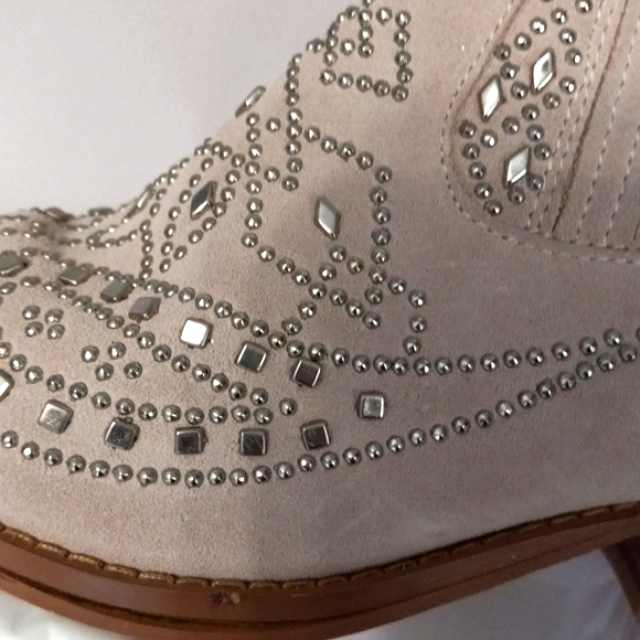 BiBi Lou Beige Studded Ankle Boots Sz 36 or Sz 5.5, Suede - Picture 7 of 7